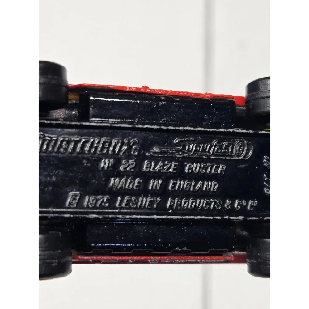 Matchbox Superfast No 22 Blaze Buster Fire Engine Red Lesney England 1975 vtg‎